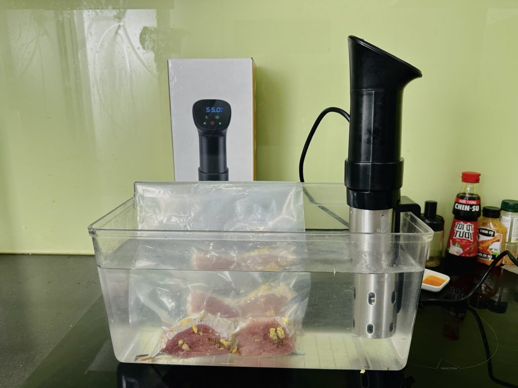 Máy nấu chân không sous vide